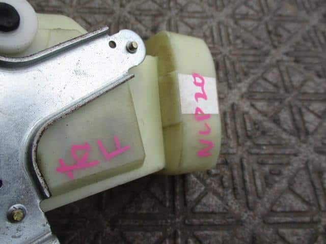 Door Lock Solenoid TOYOTA Fun Cargo 2002 UA-NCP20 — photo 2
