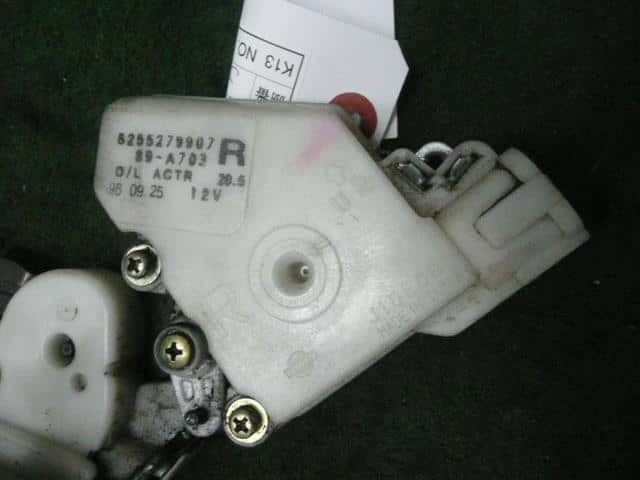 Rear Right Door Lock Actuator NISSAN Presea 1996 E-R11 8255279907 — photo 2