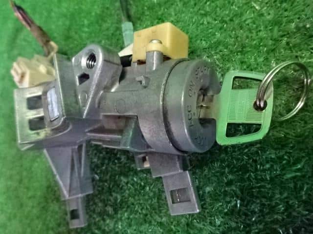 Ignition Switch MITSUBISHI Minicab 2005 GBD-U61 — photo 4