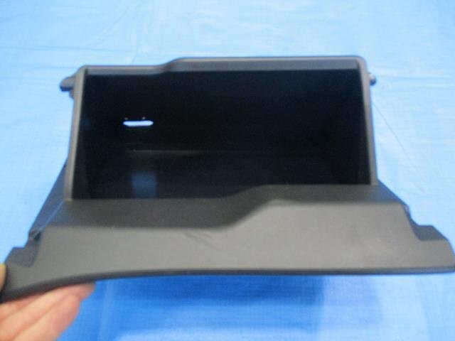 Glove Compartment TOYOTA Sienta 2019 6AA-NHP170G — photo 2