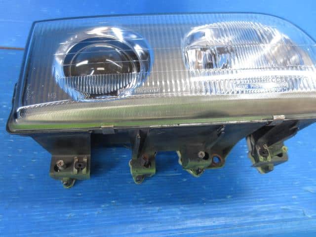 Right Headlight Mitsubishi Fuso Fuso bus 1995 U-MS821P — photo 6