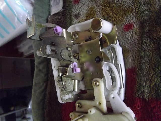 Rear Left Door Lock Actuator HONDA Odyssey 2001 LA-RA7 — photo 2