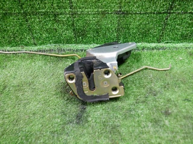 Front Left Door Lock Actuator SUZUKI Jimny 2002 TA-JB23W 8220281A20 — photo 1