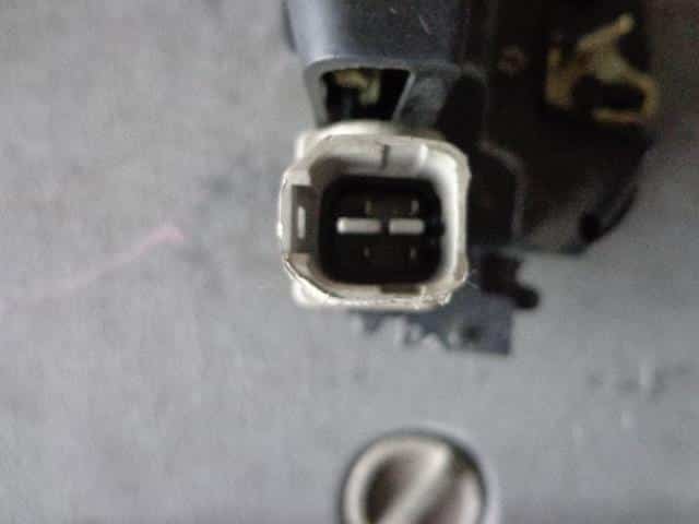Rear Left Door Lock Actuator TOYOTA Aristo 1994 E-JZS147 — photo 2