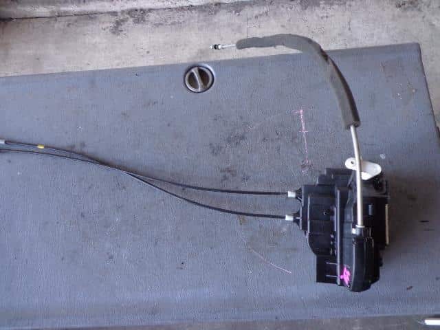 Front Left Door Lock Actuator NISSAN Cube 2003 UA-BZ11 — photo 1