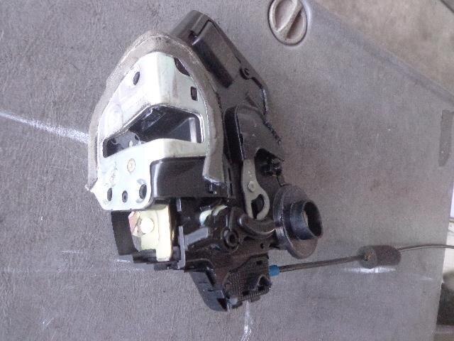 Rear Left Door Lock Actuator TOYOTA Mark X 2005 DBA-GRX120 — photo 2