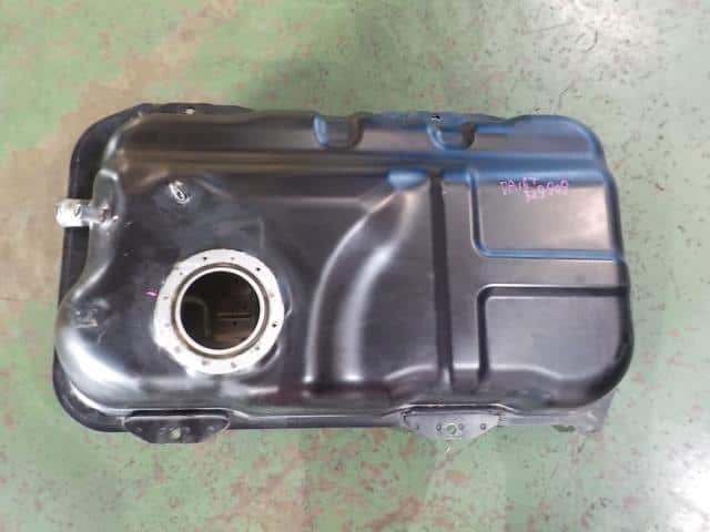 Fuel Tank SUZUKI Carry 2017 EBD-DA16T 8910182M00 — photo 1