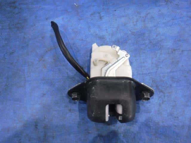 Back Door Lock Actuator SUBARU Impreza 2007 DBA-GH3 63032FG102 — photo 1
