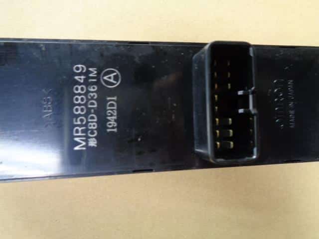 Power Window Switch MITSUBISHI eK Wagon 2002 LA-H81W — photo 2