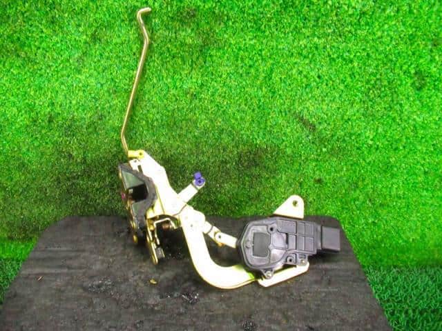 Front Left Door Lock Actuator MAZDA Laputa 2000 GF-HP21S 1A2359310A — photo 1