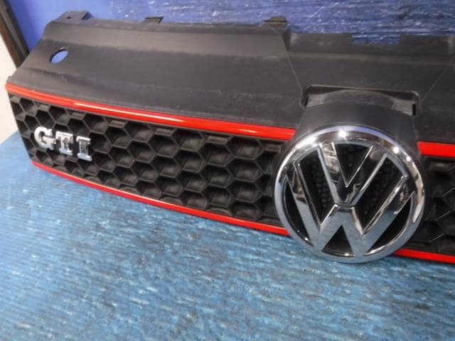 Radiator Grille VOLKSWAGEN Polo 2013 ABA-6RCTH — photo 2