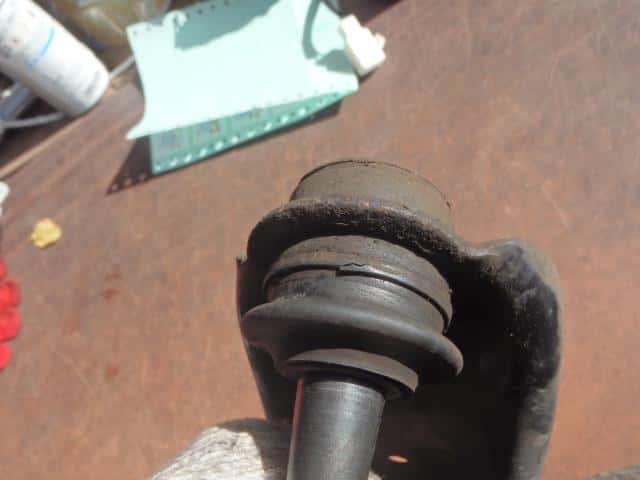 Front Left Lower Control Arm DAIHATSU Move 2012 DBA-LA100S — photo 2