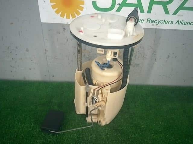 Fuel Pump MITSUBISHI Delica D2 2011 DBA-MB15S — photo 1
