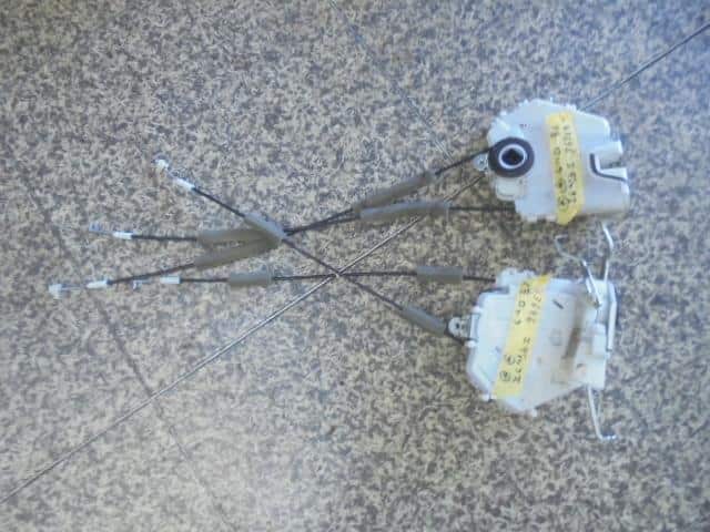 Front Left Door Lock Actuator HONDA Edix 2004 CBA-BE1 — photo 1