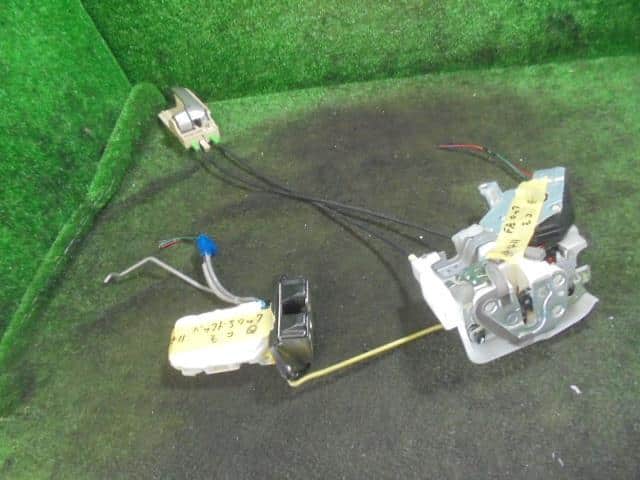 Front Left Door Lock Actuator NISSAN Moco 2007 DBA-MG22 — photo 1