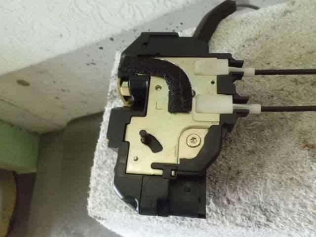 Rear Left Door Lock Actuator NISSAN March 2002 UA-AK12 — photo 3
