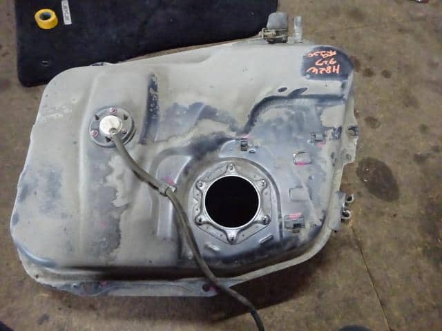 Fuel Tank MITSUBISHI eK Wagon 2009 DBA-H82W — photo 1