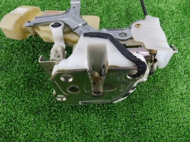 Door Lock Solenoid TOYOTA Vitz 1999 GF-SCP10 — photo 4