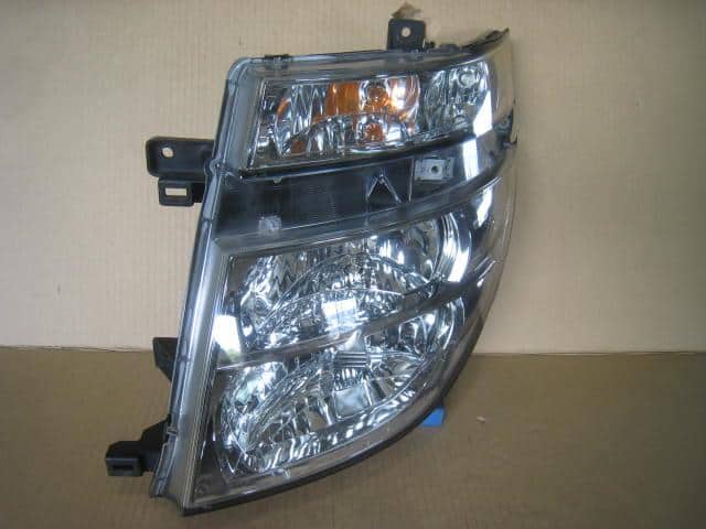 Left Headlight NISSAN Elgrand 2002 UA-E51 — photo 1