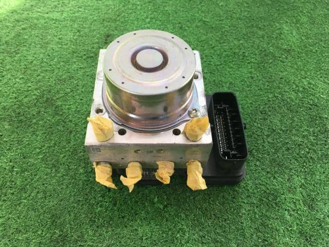 ABS Actuator SUZUKI Every 2020 3BA-DA17W 5613050TD3 — photo 1