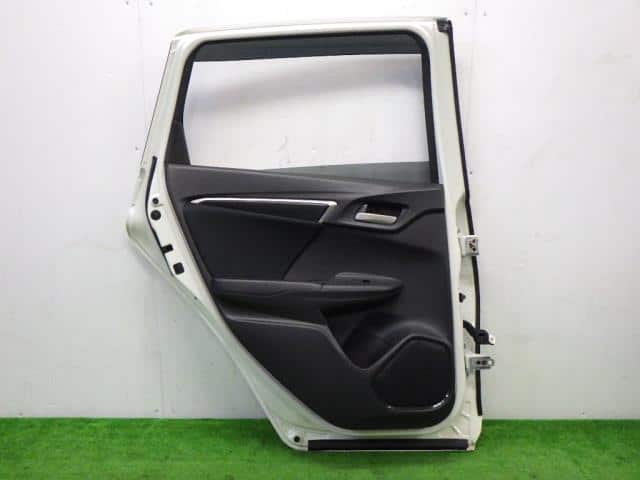 Rear Left Door Assembly HONDA Fit 2014 DBA-GK3 — photo 2