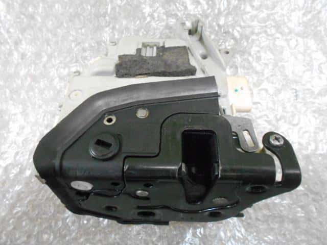 Rear Left Door Lock Actuator AUDI Audi a8 2014 DAA-4HCHJA — photo 3