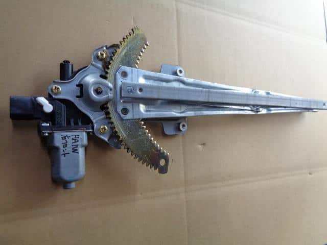 Front Right Door Regulator MITSUBISHI i 2006 CBA-HA1W — photo 1
