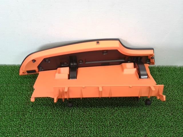 Interior Parts TOYOTA Sienta 2017 DAA-NHP170G — photo 2