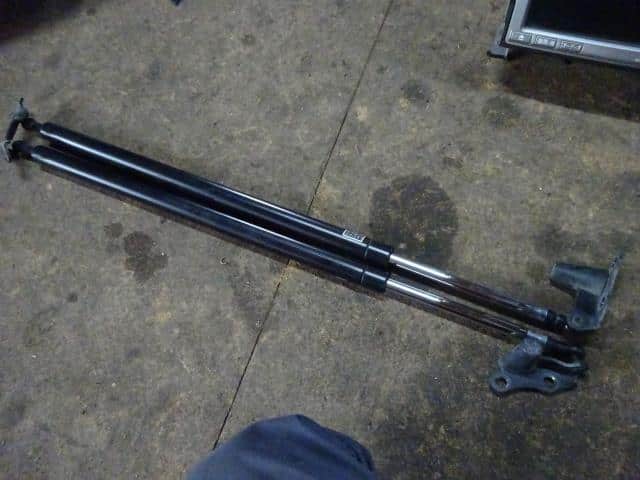 Tail Gate Damper TOYOTA Alphard 2006 DBA-ANH10 — photo 1