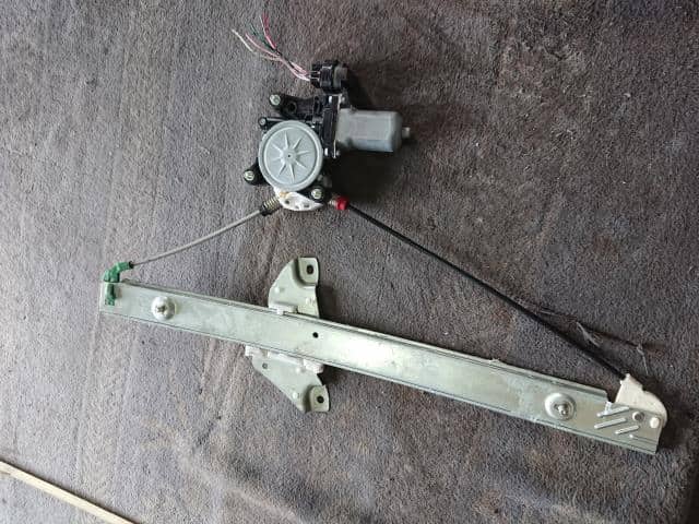 Front Right Door Regulator DAIHATSU Move 2012 DBA-LA100S — photo 2