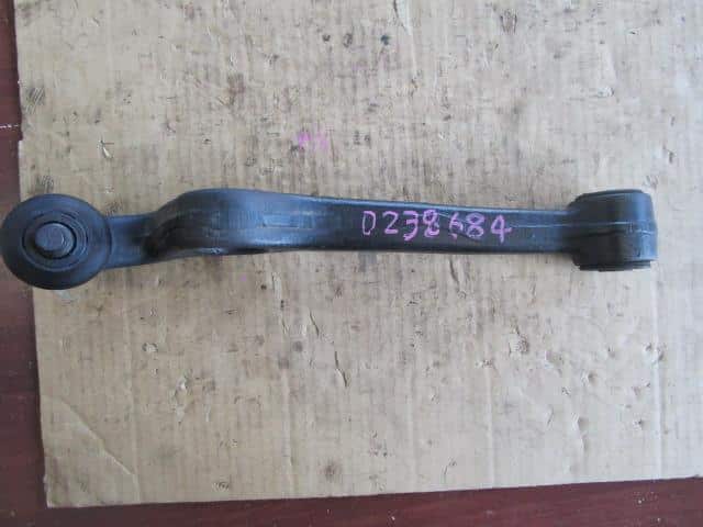 Front Right Lower Control Arm DAIHATSU Mira 2000 TA-L700S — photo 1