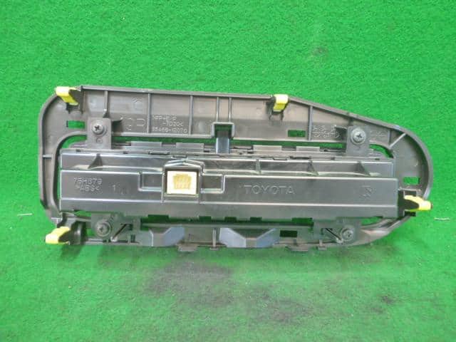 A/C Control Panel TOYOTA Auris 2016 DAA-ZWE186 — photo 3