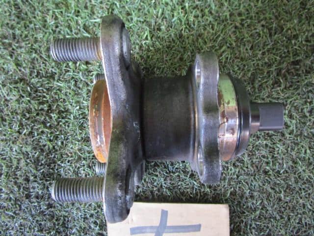 Rear Wheel Hub DAIHATSU Mira 2009 DBA-L275S — photo 2