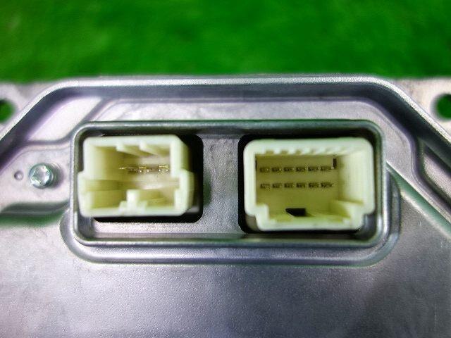 HID Control TOYOTA Prius Alpha 2014 DAA-ZVW41 — photo 5