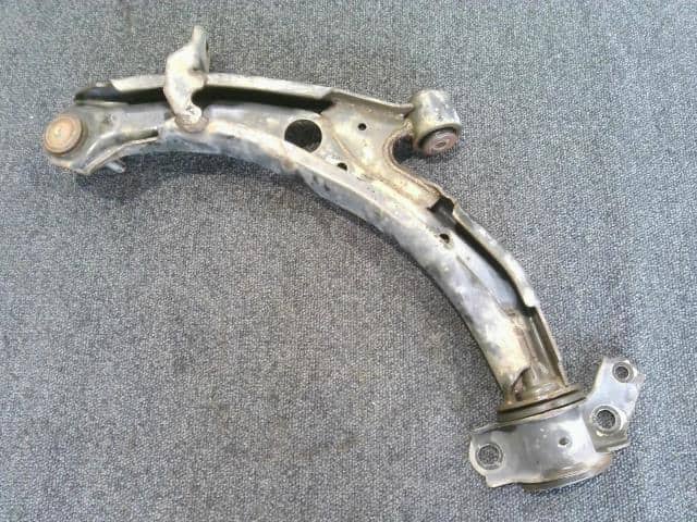 Front Right Lower Control Arm HONDA Life 2000 GF-JB1 — photo 2