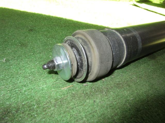 Rear Left Shock Absorber TOYOTA Vitz 2018 DBA-NSP135 — photo 4