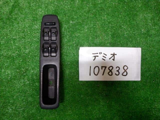 Power Window Switch MAZDA Demio 1998 E-DW5W — photo 1