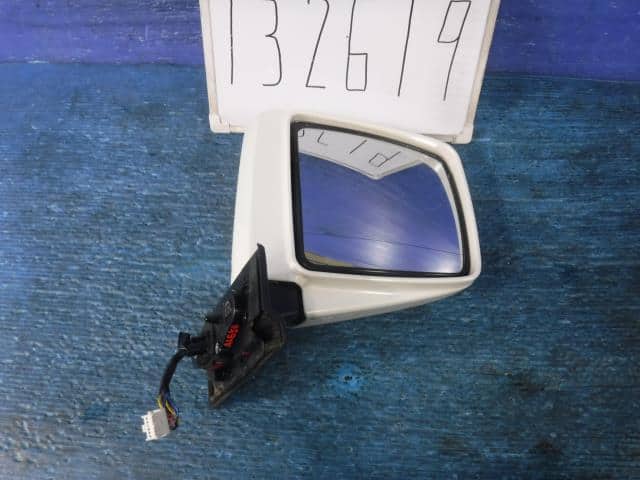 Right Side Mirror NISSAN Elgrand 1997 E-ALE50 — photo 3