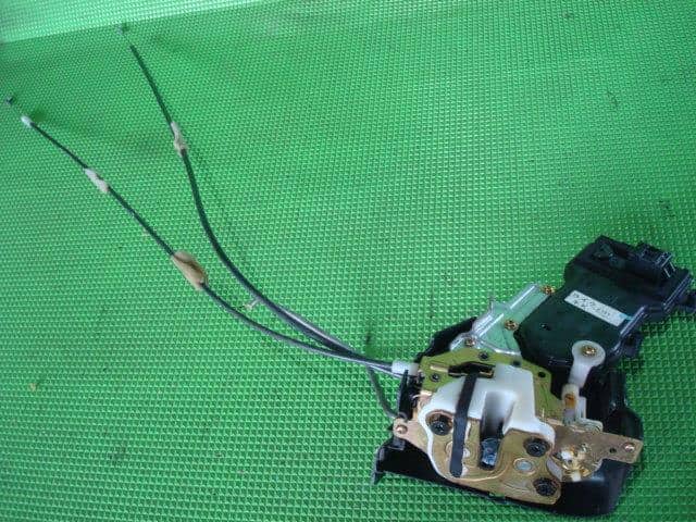 Front Left Door Lock Actuator MAZDA Demio 2004 DBA-DY3W D35159310H — photo 1
