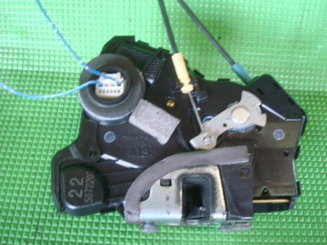 Front Left Door Lock Actuator TOYOTA Passo 2005 DBA-KGC10 — photo 3
