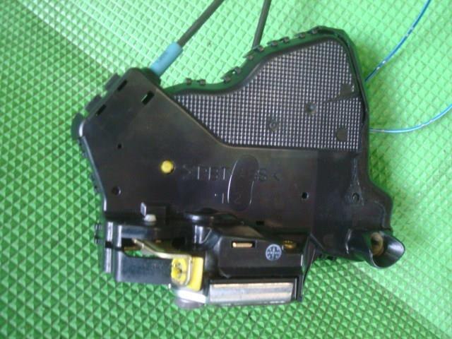Front Left Door Lock Actuator TOYOTA Passo 2005 DBA-KGC10 — photo 2