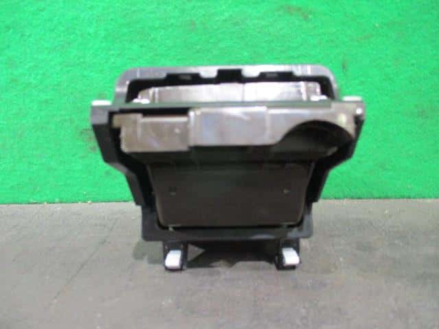 Interior Parts HONDA N BOX 2021 6BA-JF3 — photo 2