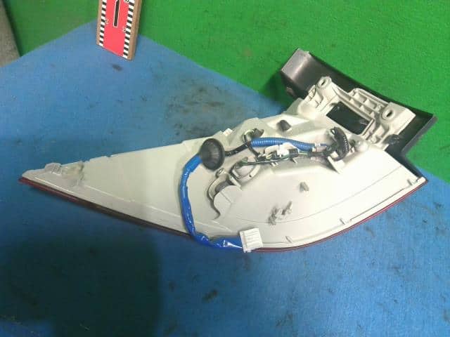 Right Tail Light HONDA Insight 2009 DAA-ZE2 — photo 6