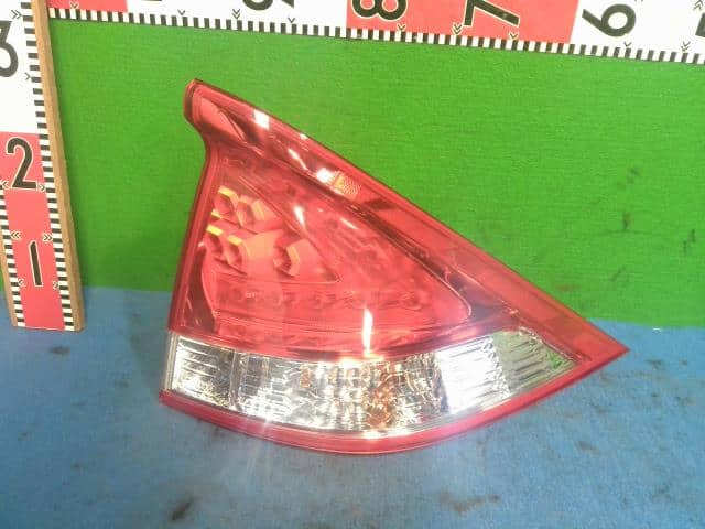 Right Tail Light HONDA Insight 2009 DAA-ZE2 — photo 2