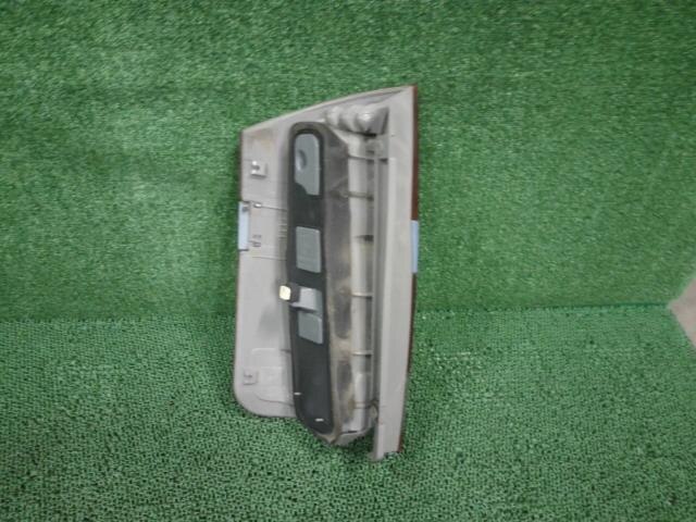 Right Tail Light TOYOTA Noah 2007 DBA-AZR65 — photo 2