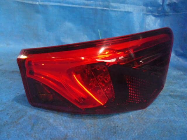 Right Tail Light TOYOTA Avensis 2016 DBA-ZRT272 — photo 1