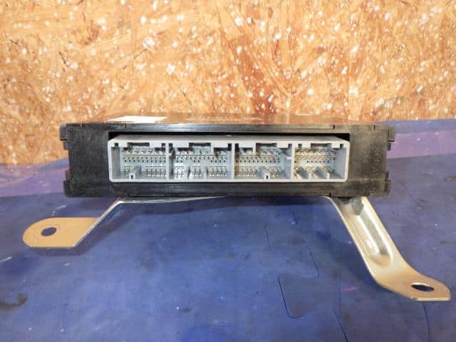 Engine Control Unit DAIHATSU Hijet 2008 EBD-S321V — photo 2