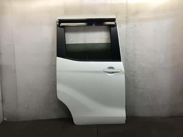 Rear Right Door Assembly MITSUBISHI Ek space 2018 DBA-B11A — photo 1