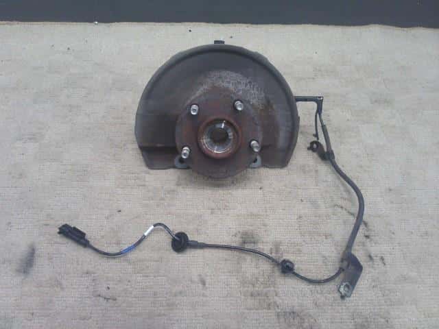 Front Right Knuckle Hub Assembly MITSUBISHI Outlander 2013 DBA-GF8W — photo 1