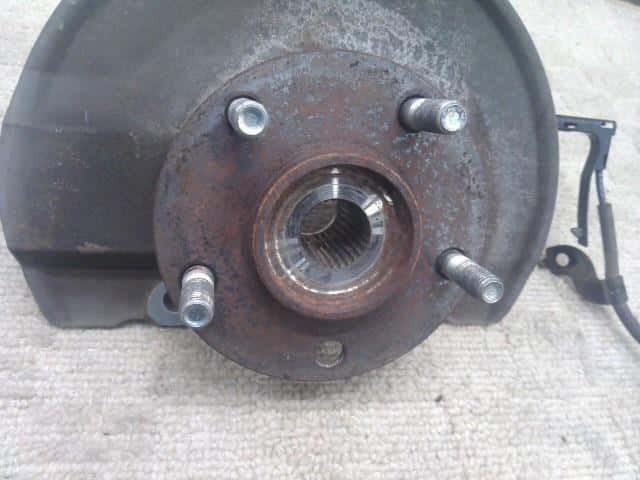 Front Right Knuckle Hub Assembly MITSUBISHI Outlander 2013 DBA-GF8W — photo 2